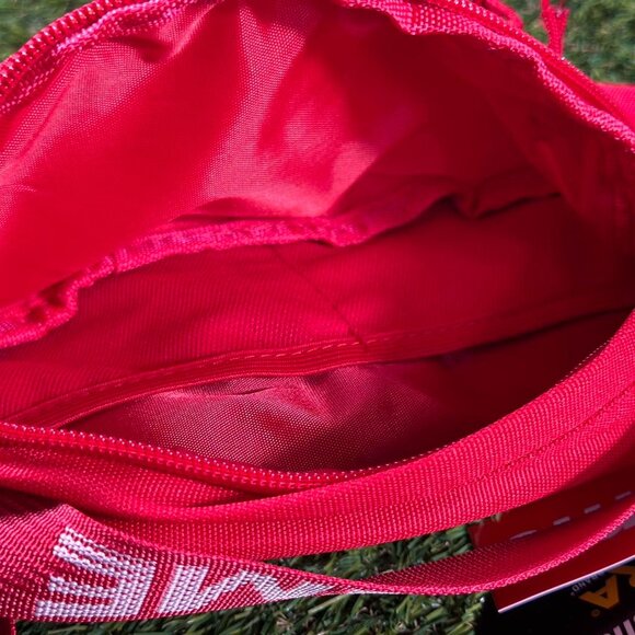 NWT Supreme Waist Crossbody Bag Fanny Pack SS18 Red - Picture 3 of 5